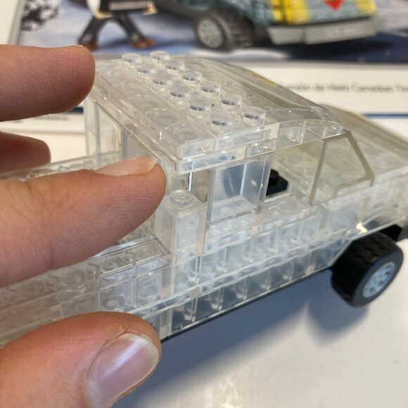 Mega Bloks Canadian Tire Ice Truck World Builders Canada Limited Edition Set - Picture 7 of 16